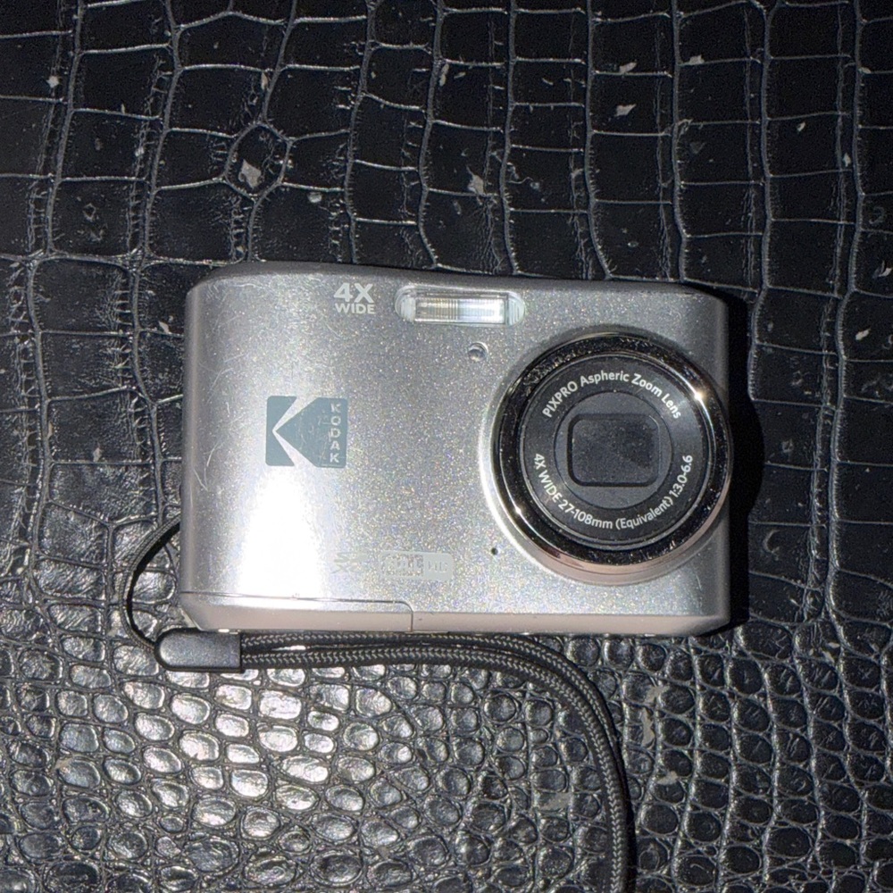 Kodak pixpro FZ45 digital camera